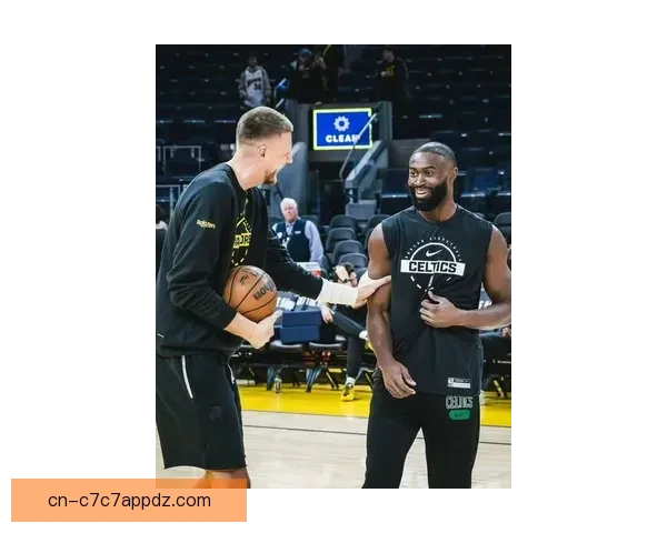 库里伤停勇士惨败绿军布朗三双领衔